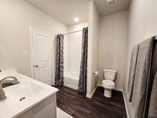 1103 Park Meadows Dr., Whitehouse, TX 75791