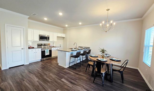 1103 Park Meadows Dr., Whitehouse, TX 75791