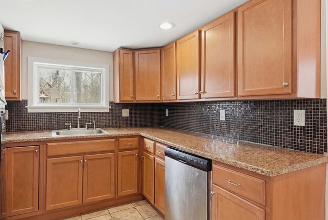 57 Davenport St, Springfield, MA 01119