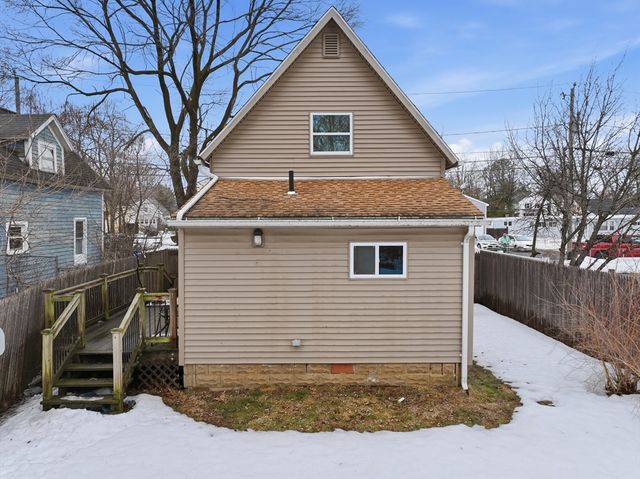 57 Davenport St, Springfield, MA 01119