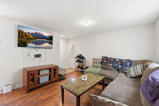 57 Davenport St, Springfield, MA 01119