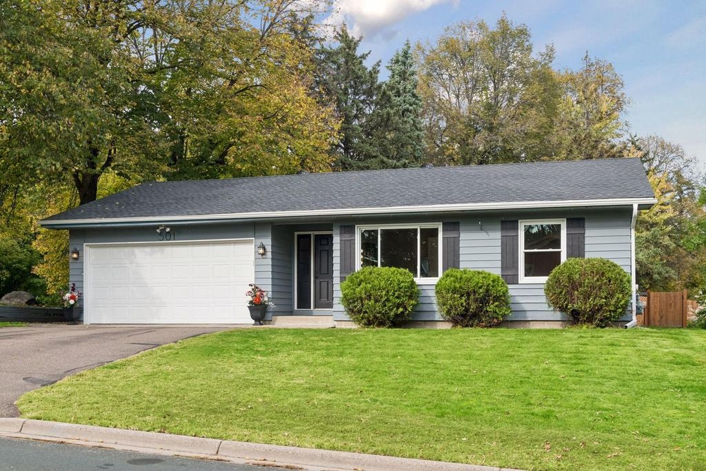 501 Laredo Lane, Chanhassen, MN 55317 — photo 2