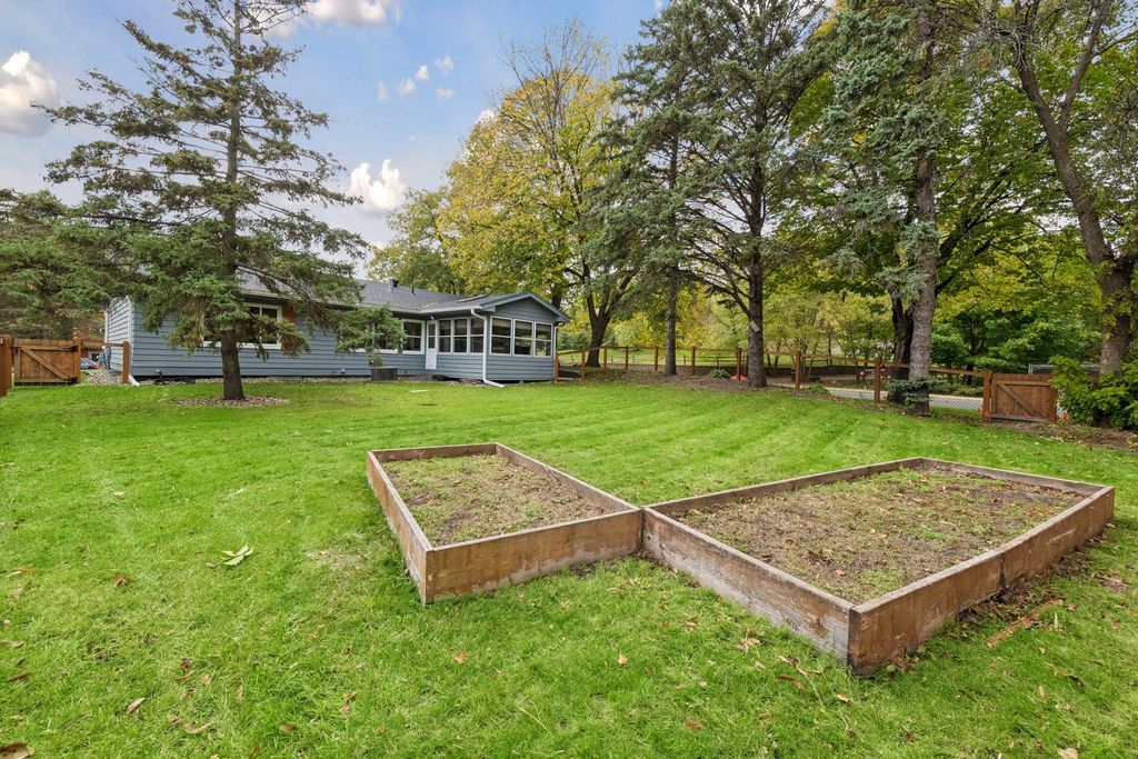 501 Laredo Lane, Chanhassen, MN 55317 — photo 3
