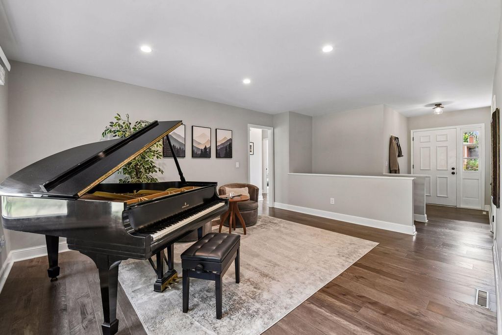 501 Laredo Lane, Chanhassen, MN 55317 — photo 4