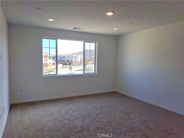 31329 MINERS RIDGE Loop, Winchester, CA 92596