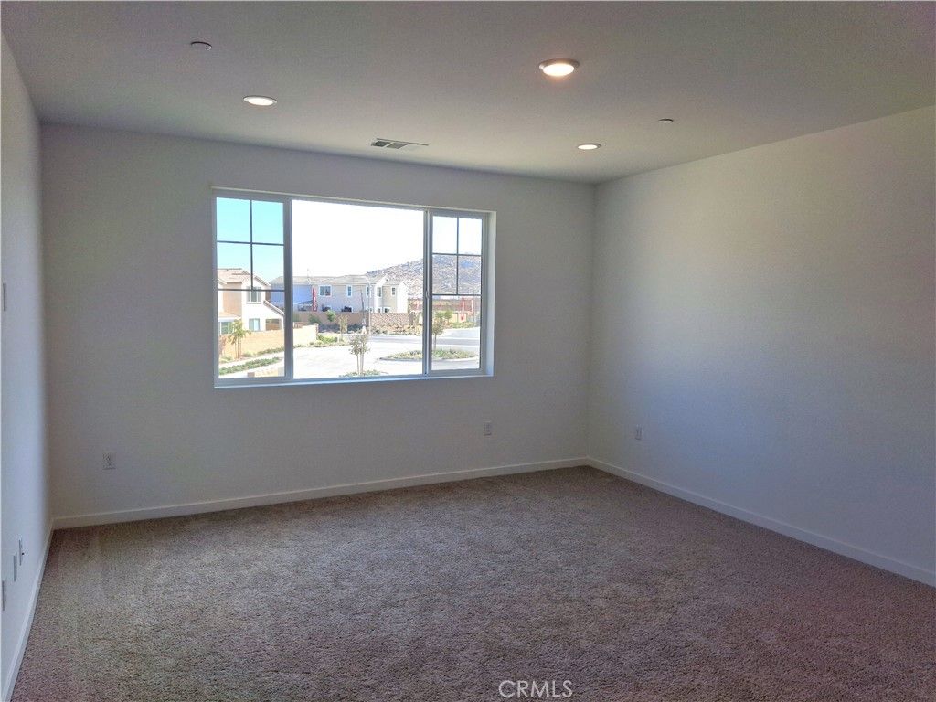 Image 11 of property listing at 31329 MINERS RIDGE Loop, Winchester, CA 92596