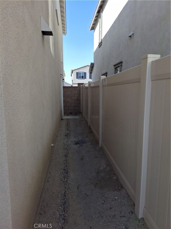 Image 14 of property listing at 31329 MINERS RIDGE Loop, Winchester, CA 92596