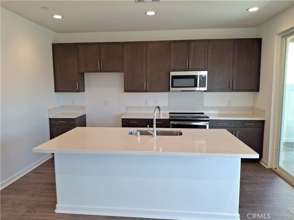 Image 3 of property listing at 31329 MINERS RIDGE Loop, Winchester, CA 92596