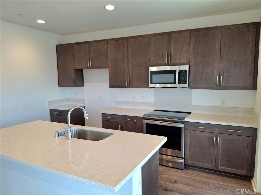 Image 5 of property listing at 31329 MINERS RIDGE Loop, Winchester, CA 92596