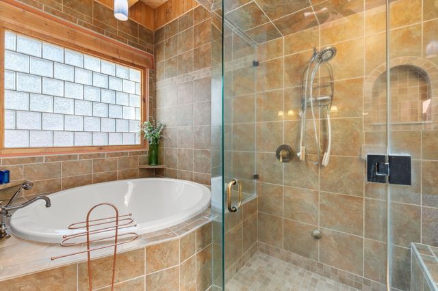 704 TYLER Road NW, Los Ranchos, NM 87107