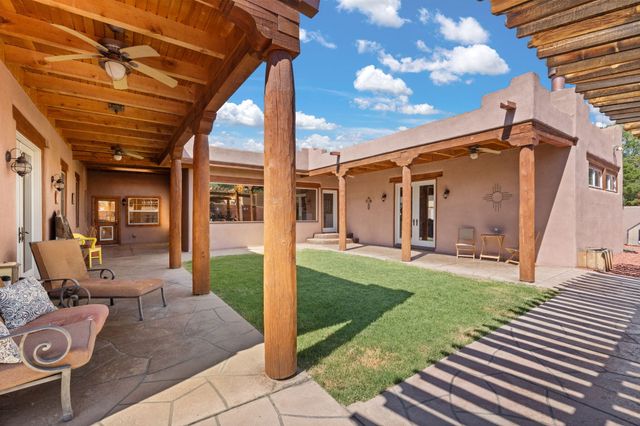 704 TYLER Road NW, Los Ranchos, NM 87107