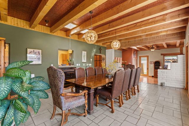 704 TYLER Road NW, Los Ranchos, NM 87107