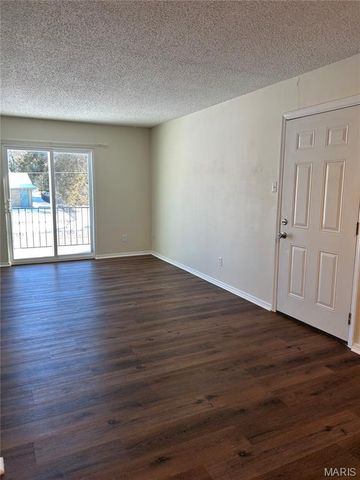 505 N Monroe Street 8, Pacific, MO 63069