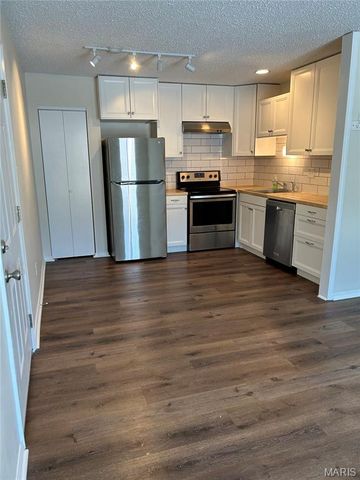 505 N Monroe Street 8, Pacific, MO 63069