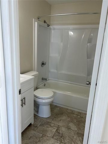 505 N Monroe Street 8, Pacific, MO 63069