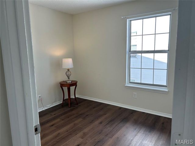 505 N Monroe Street 8, Pacific, MO 63069