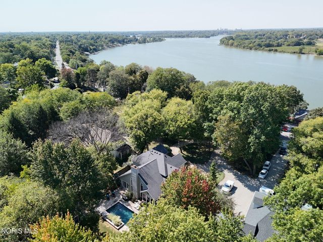29036 E River Road, Perrysburg, OH 43551