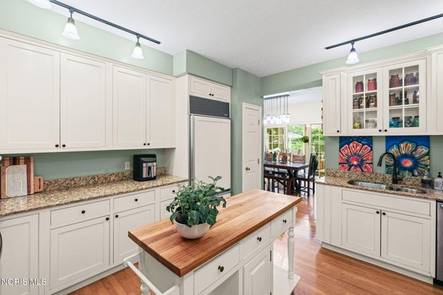29036 E River Road, Perrysburg, OH 43551
