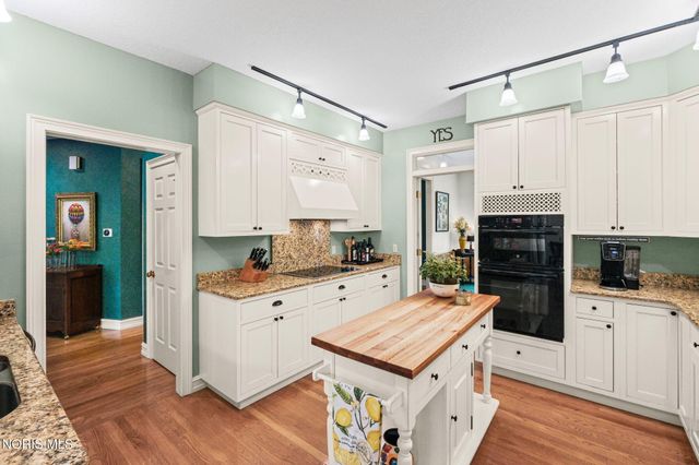 29036 E River Road, Perrysburg, OH 43551