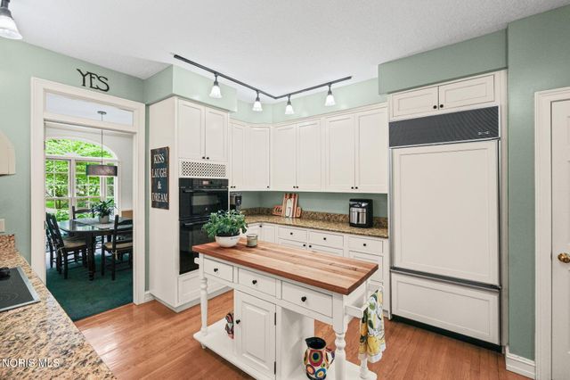 29036 E River Road, Perrysburg, OH 43551