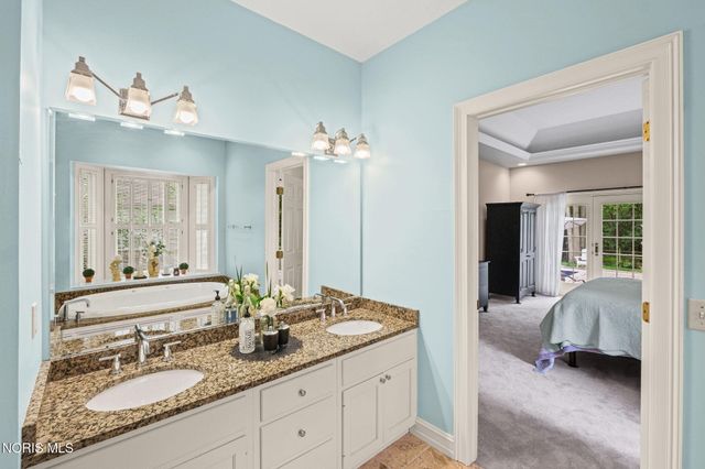 29036 E River Road, Perrysburg, OH 43551
