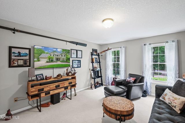 29036 E River Road, Perrysburg, OH 43551