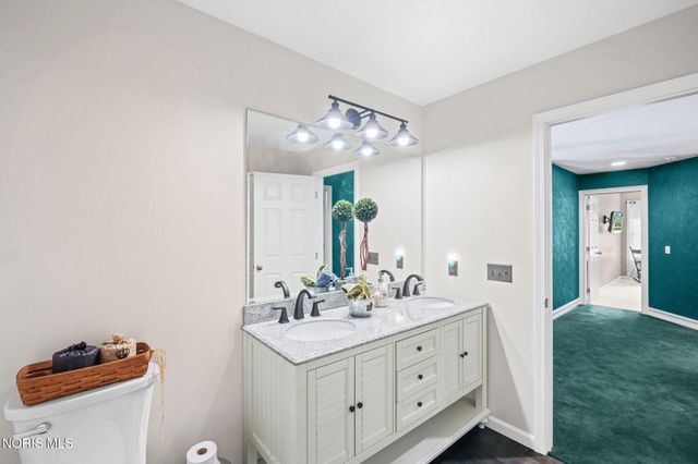 29036 E River Road, Perrysburg, OH 43551