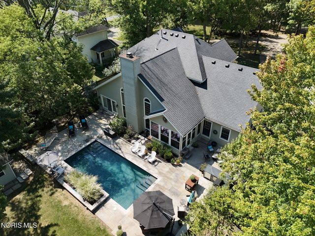 29036 E River Road, Perrysburg, OH 43551