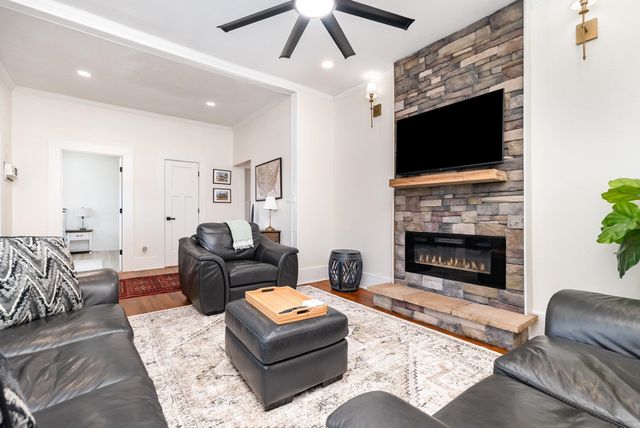 334 S Howard Avenue, Landrum, SC 29356