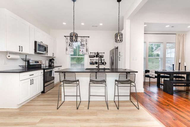 334 S Howard Avenue, Landrum, SC 29356