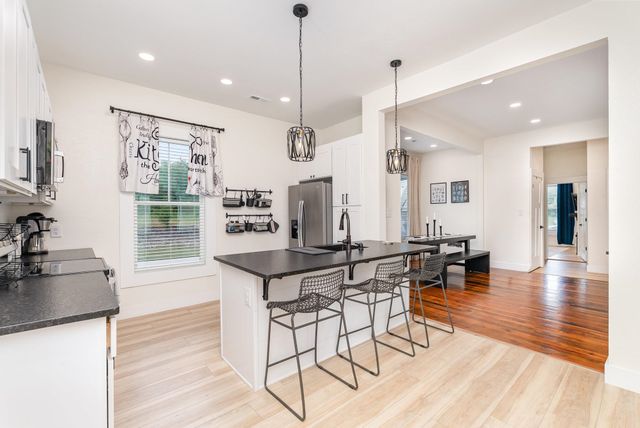 334 S Howard Avenue, Landrum, SC 29356