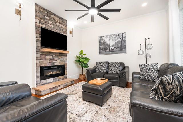 334 S Howard Avenue, Landrum, SC 29356