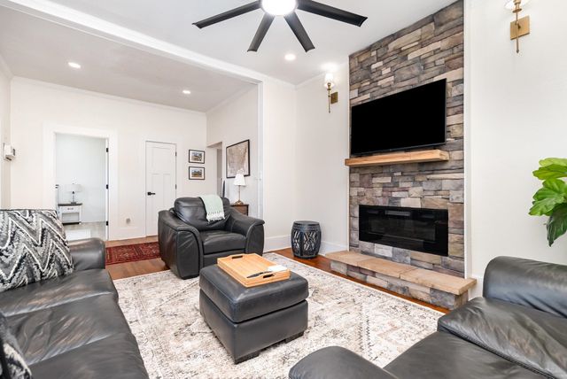 334 S Howard Avenue, Landrum, SC 29356