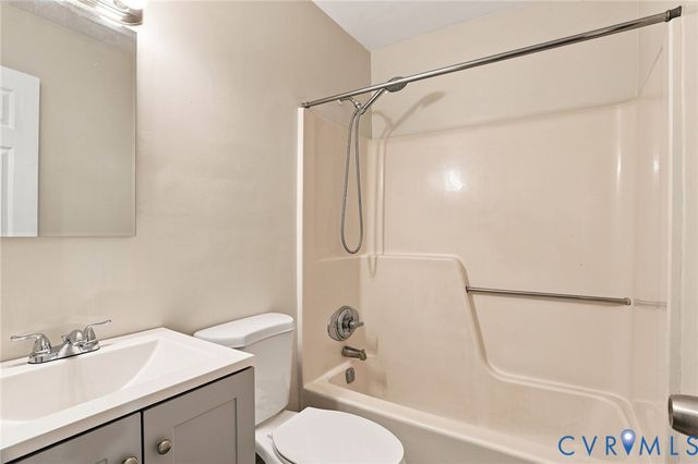 11307 Great Branch Dr, Chester, VA 23831