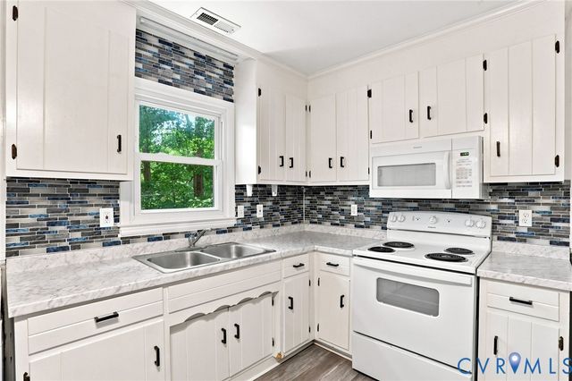 11307 Great Branch Dr, Chester, VA 23831