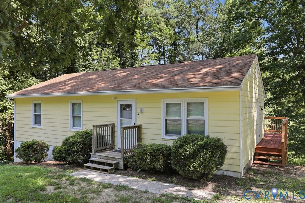 11307 Great Branch Dr, Chester, VA 23831