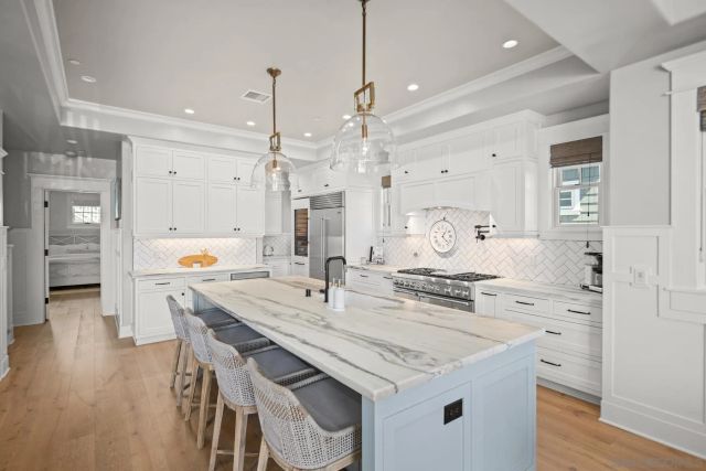 1048 Isabella Ave, Coronado, CA 92118