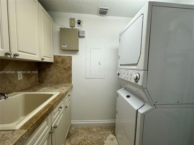 6051 N Ocean Dr 704, Hollywood, FL 33019