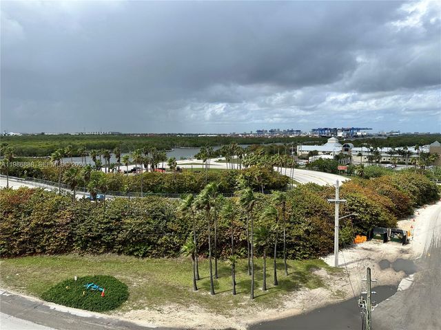 6051 N Ocean Dr 704, Hollywood, FL 33019