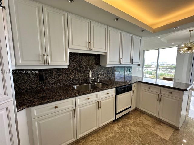 6051 N Ocean Dr 704, Hollywood, FL 33019