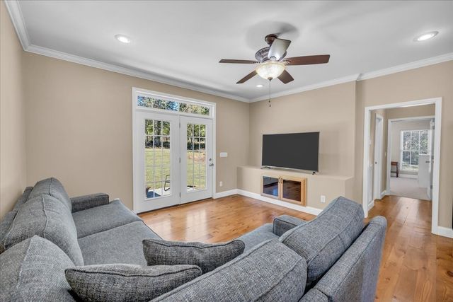 131 Butterfly Ln, Bell Buckle, TN 37020