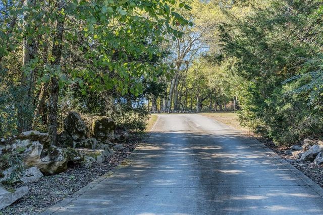 131 Butterfly Ln, Bell Buckle, TN 37020