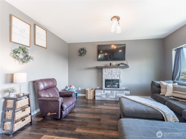 202 Chipmunk Trail Road, East Wenatchee, WA 98802