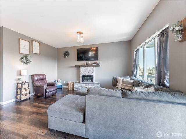 202 Chipmunk Trail Road, East Wenatchee, WA 98802