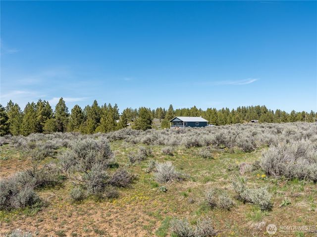 202 Chipmunk Trail Road, East Wenatchee, WA 98802