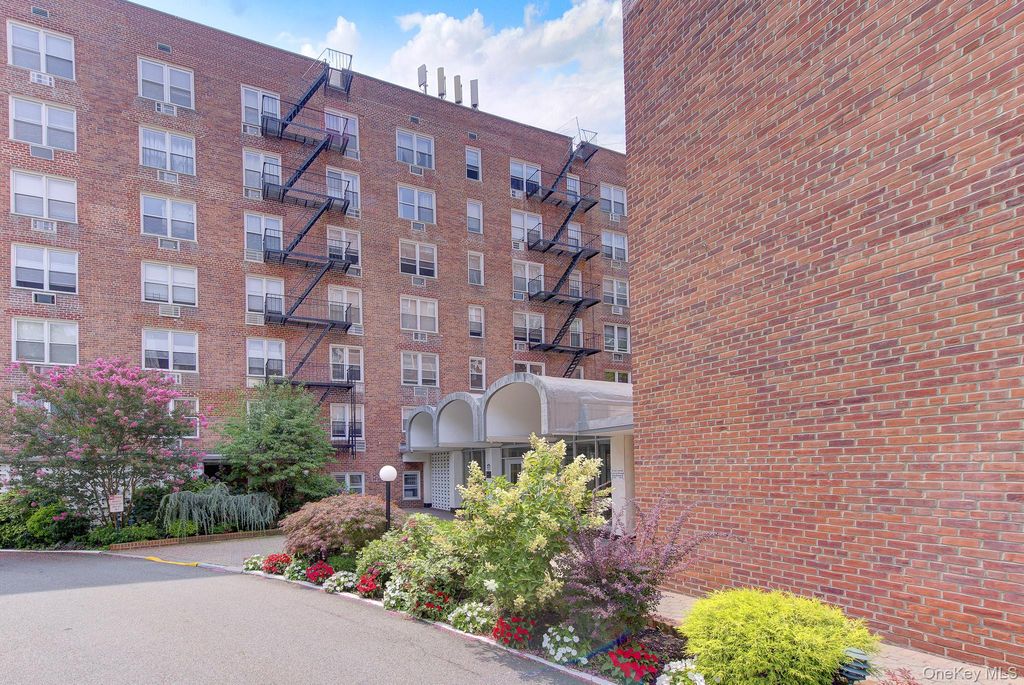 54-40 Little Neck Parkway 6G, Little Neck, NY 11362 — photo 4