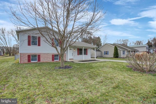 1612 MAGNOLIA COURT, Chambersburg, PA 17202