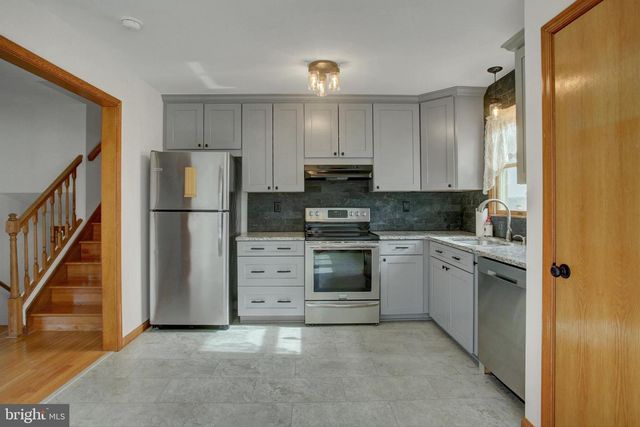 1612 MAGNOLIA COURT, Chambersburg, PA 17202