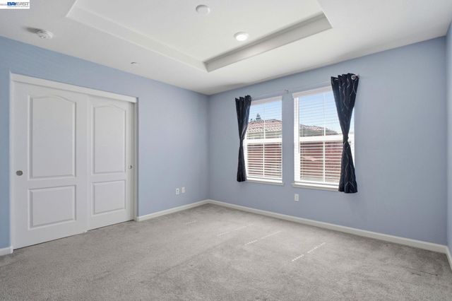 102 Fanuncio Ln, Hayward, CA 94544