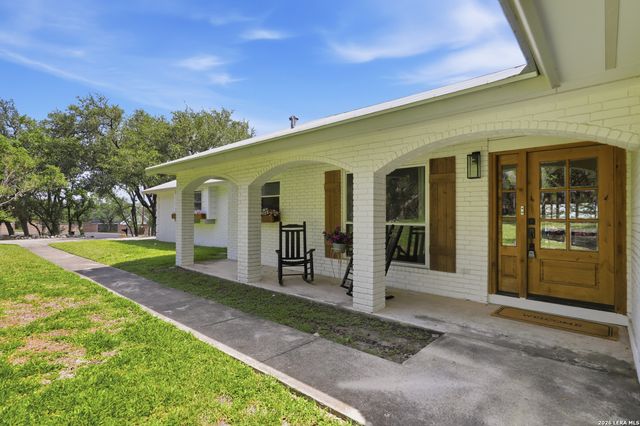 8908 CEDAR TRL, Boerne, TX 78006